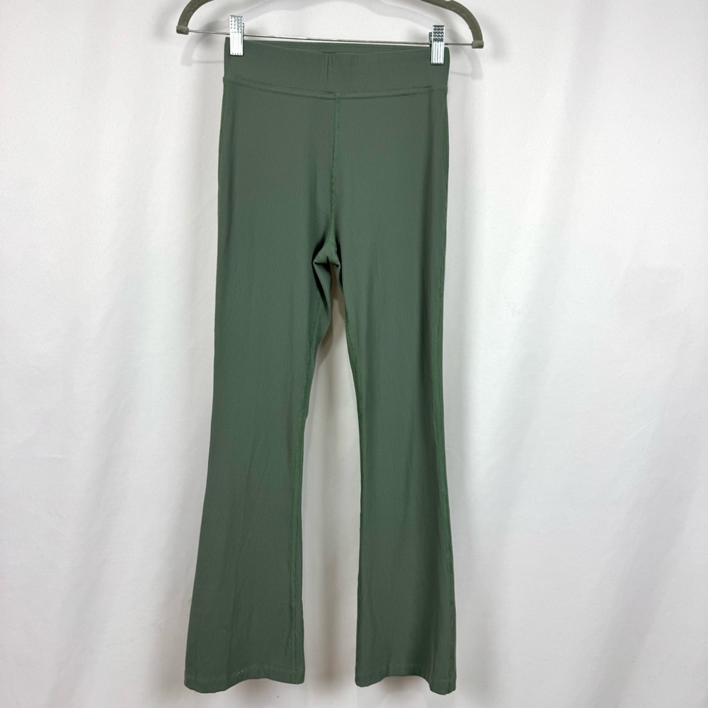 Outdoor Voices Superform Ribbed Kick-Flared Pants Leggings Women’s S Sage Green